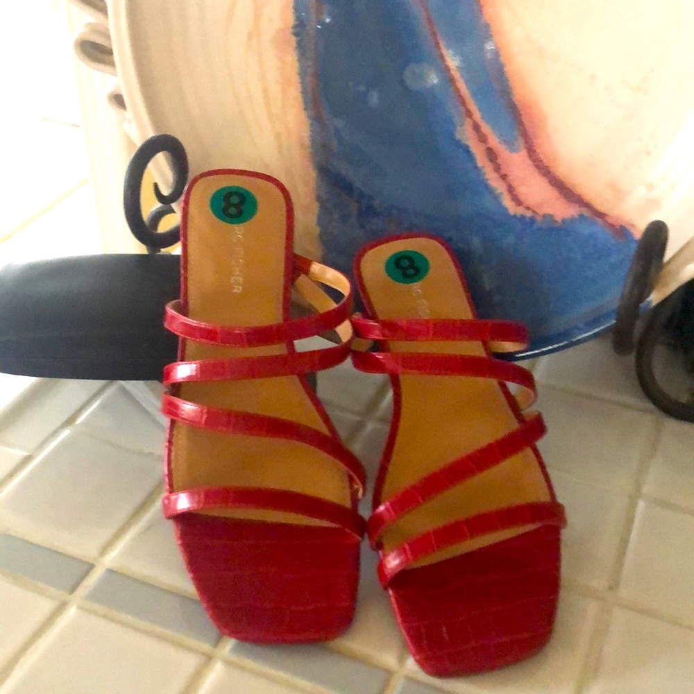 NEW MARC FISCHER RED SANDAL